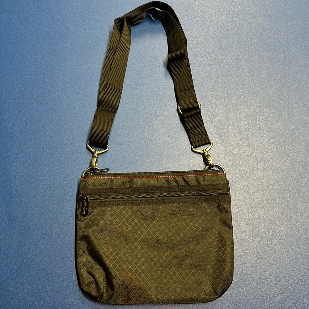 Thirty-one black crossbody bag.